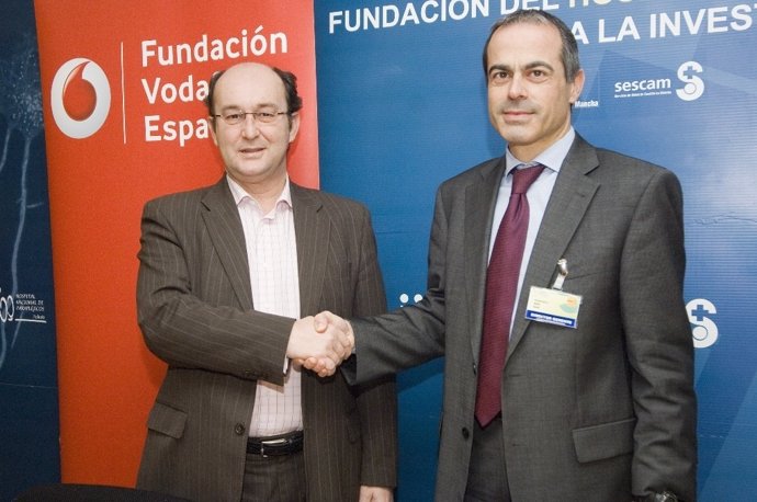 Firma convenio Fundación Vodafone - Fundación del Hospital