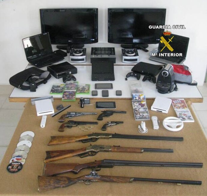 Objetos y armas robadas en domicilios de Santanyí