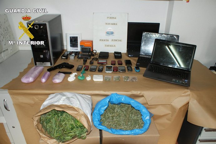 Droga y material incautado por la Guardia Civil en la operación 'Puerta Oscura'