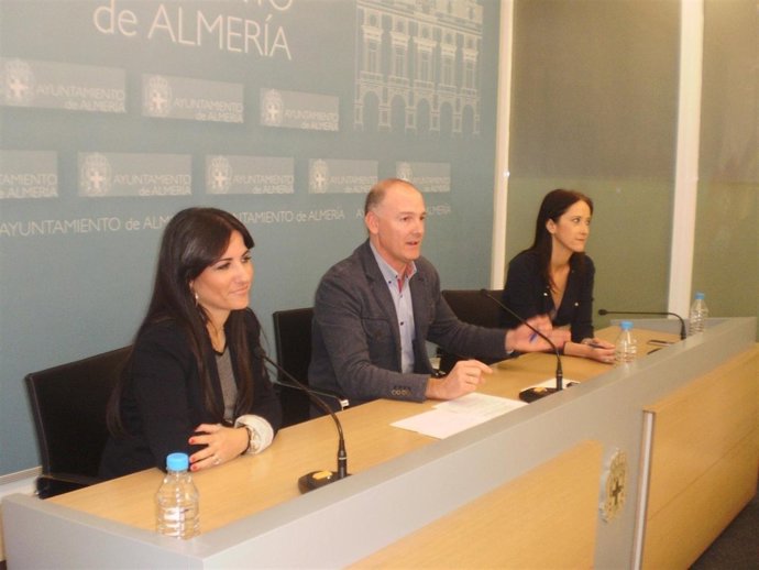 Inés Plaza, Joaquín Jiménez y Déborah Serón (PSOE)