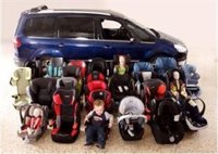 Los automovilistas, divididos sobre colocar las 'sillitas' contra marcha