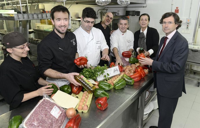 Inicio de la preparación de las empanadas solidarias