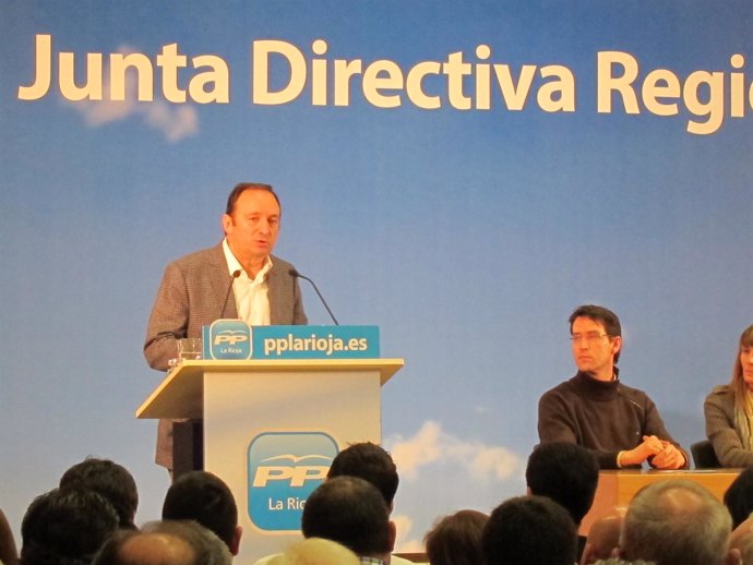 Sanz, durante la clausura de la Junta Directiva del PP de La Rioja