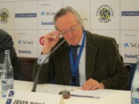 Vueling tilda de "competencia desleal" la rebaja del precio del AVE