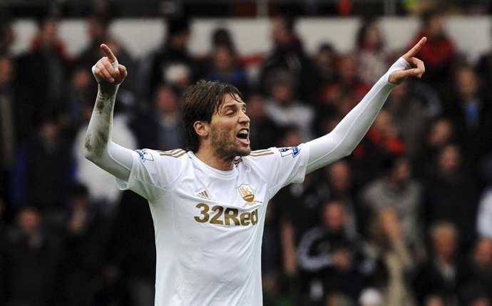 Michu celebra un gol del Swansea ante el Manchester United