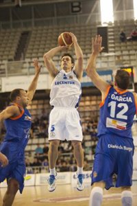 Baloncesto/Adecco Oro.- El Ford Burgos no pierde la estela del River Andorra tras derrotar al Lucentum Alicante 