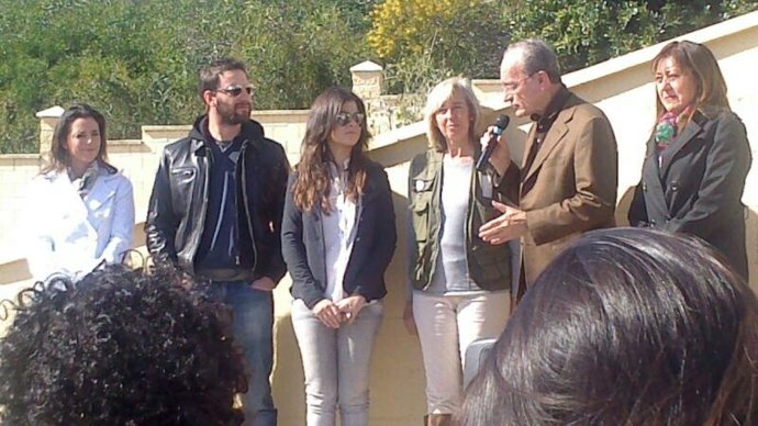 Acto de inauguración placa