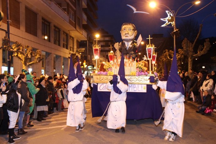 Los Gumblis y su 'Cofradía del Poder', tercer premio en artefactos