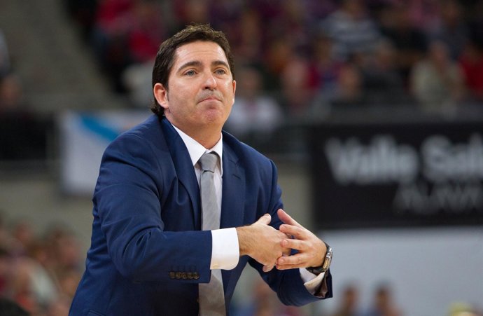 El entrenador del FC Barcelona Regal, Xavi Pascual