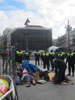 Policía desaloja sol