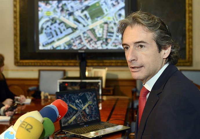 El alcalde presenta el proyecto de la glorieta