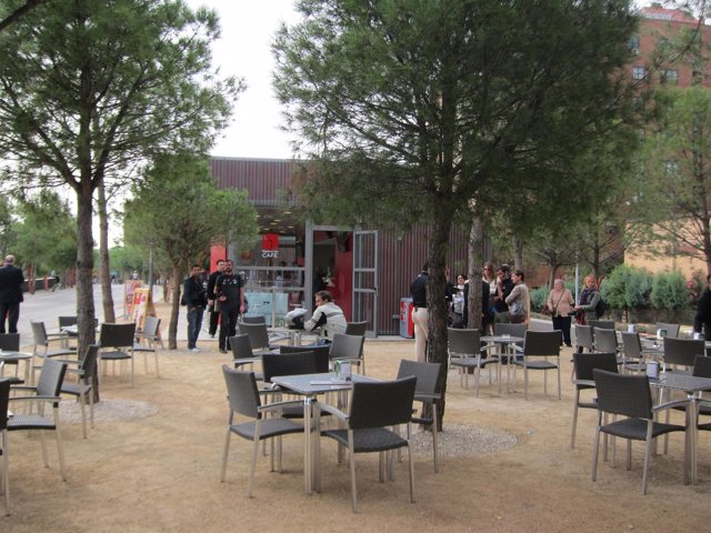 Kiosco-Bar-Cafetería En Madrid Río