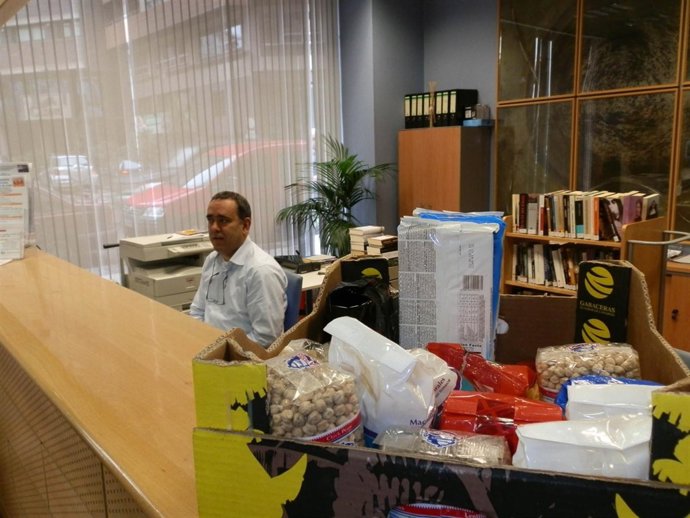 Recepción de alimentos en la biblioteca        