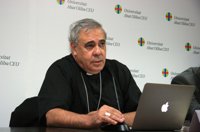 El Arzobispo de Granada afirma que la renuncia del Papa es un gesto de "libertad y humildad"