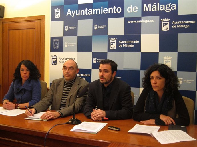 Alberto Garzón y concejales de IU en el Ayuntamiento de Málaga