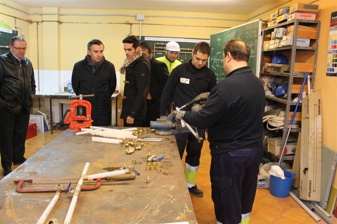 El presidente de la DPZ, Luis María Beamonte,  visita el Taller