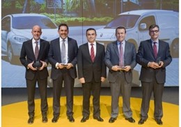 Renault premia a sus concesionarios