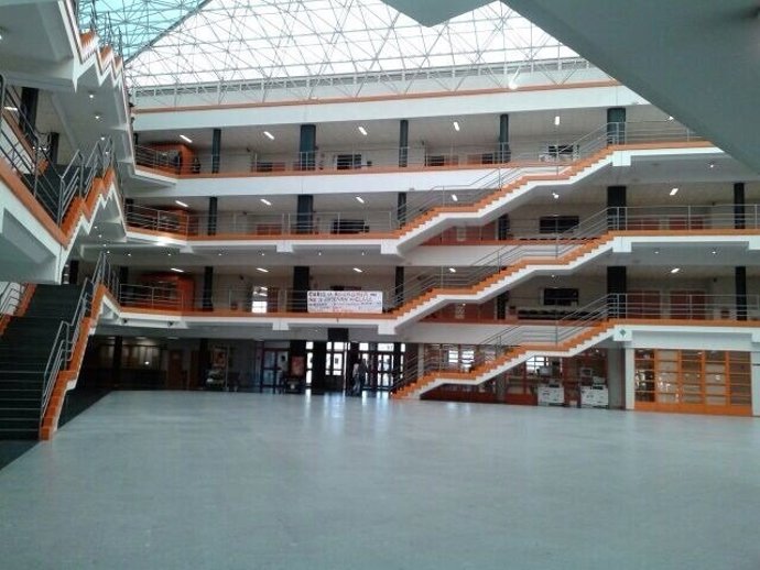 Complutense vacía
