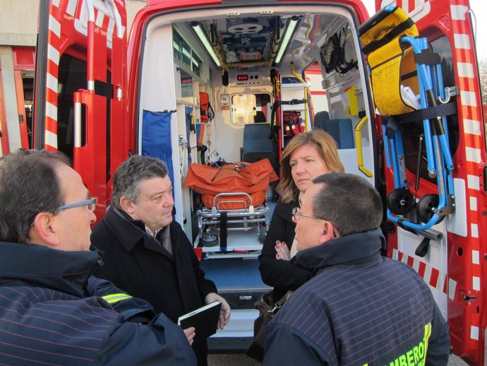 UVI móvil de Bomberos sugragada en parte por CAI