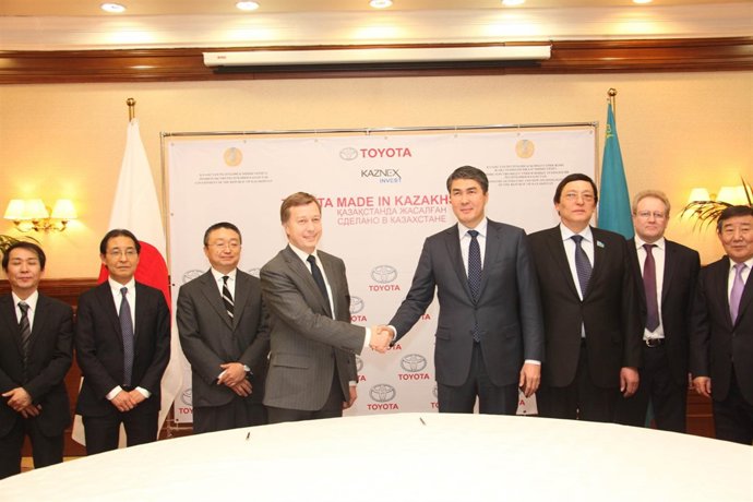 Firma de acuerdo de producción de Toyota en Kazajistán