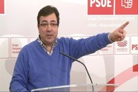 Vara recuerda a Monago que los concursos "no" tiene por qué adjudicarse a la oferta más barata sino a la "más solvente"