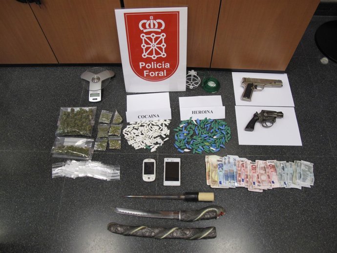 Material decomisado por la Policía Foral.