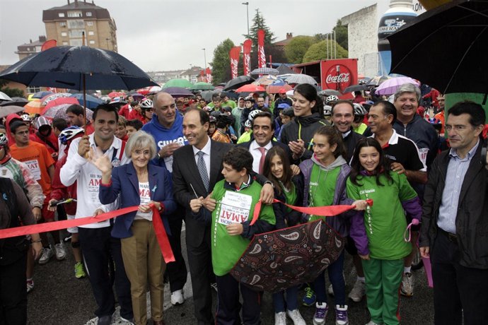 Diego da la salida de la Marcha de AMAT
