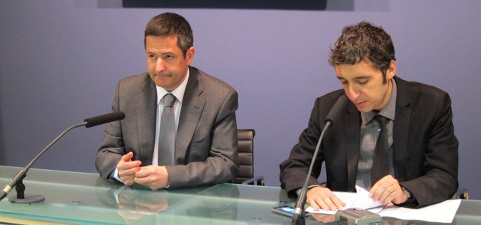 El consejero Cruz junto al director general de Turismo