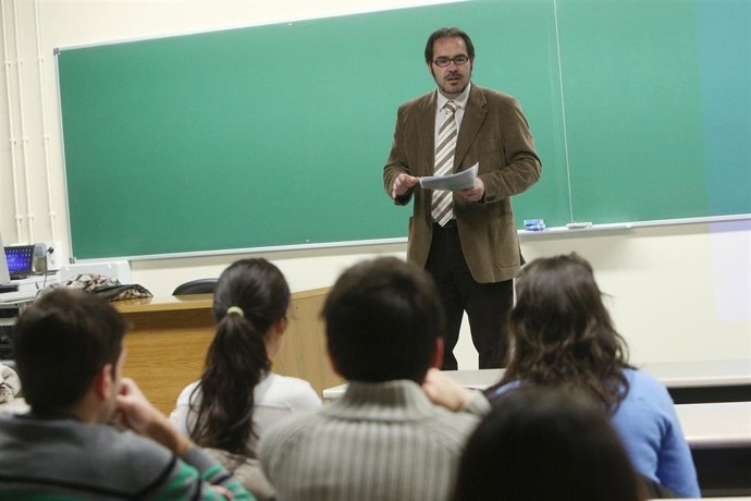 Francisco Alenza, en el acto de presentación de las jornadas.