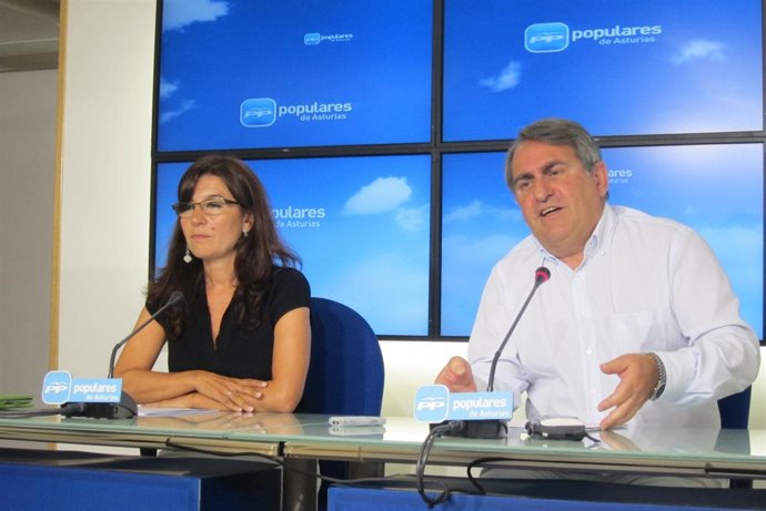 Carmen Maniega Y Ramón García Cañal