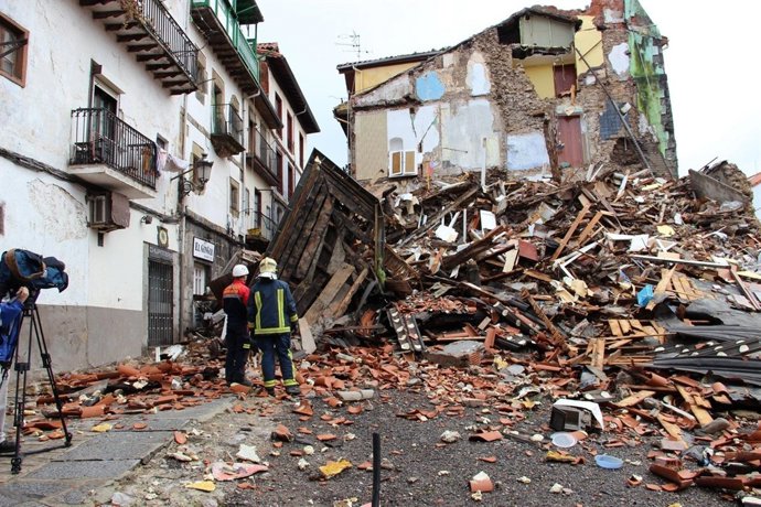 Edificio de la Puebla Vieja derrumbado