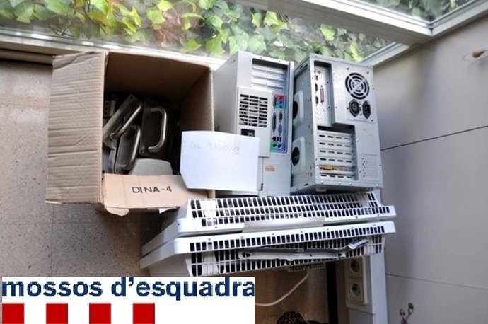 Material recuperado del robo en una escuela de Lloret