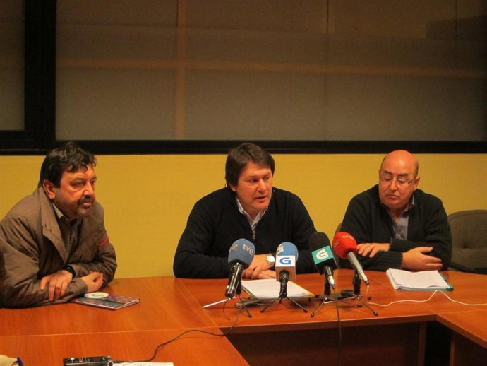 De izquierda a derecha, los portavoces de SLG, XX.AA. Y UU.AA. 