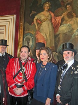 Botella recibe a la cofradía del Entierro de la Sardina