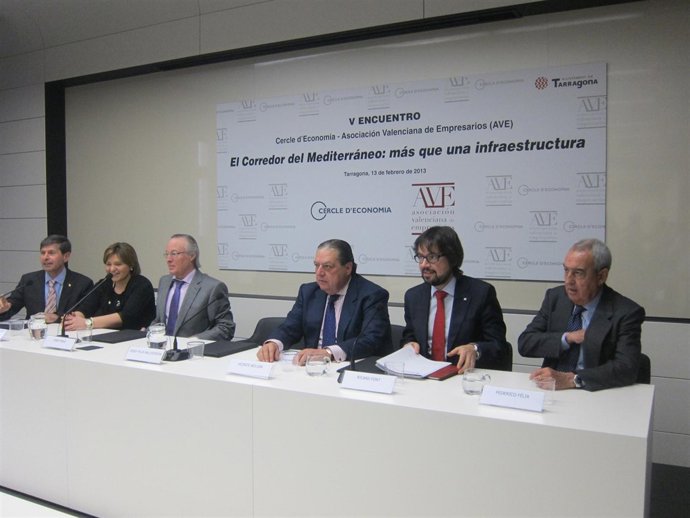 Participantes en el V Encuentro Empresarial en favor del Corredor Mediterráneo