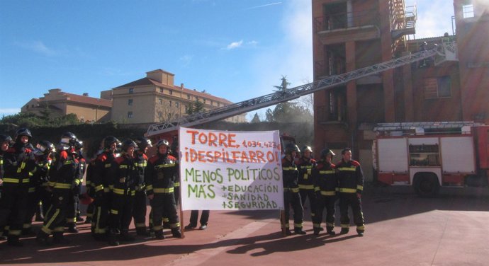 Acto de protesta en el Parque Municipal de Bomberos de Salamanca