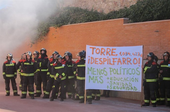 Acto de protesta de bomberos de Salamanca este miércoles.