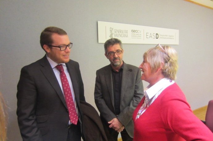 La indumentarista española Ivonne Blake