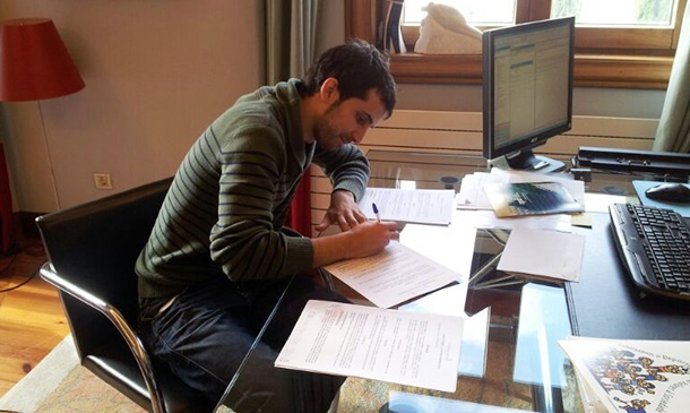 Álex López firma su renovación con el Celta