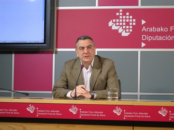 El dipuptado general de Álava, Javier de andrés