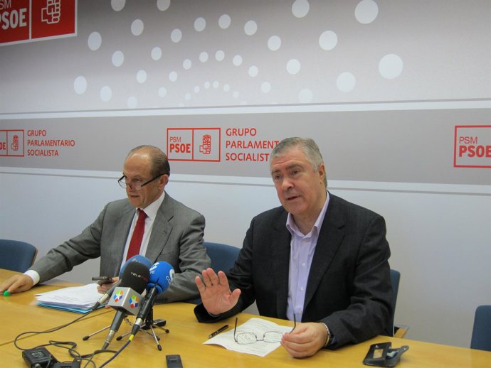 Los diputados socialistas José Quintana y Eustaquio Jiménez