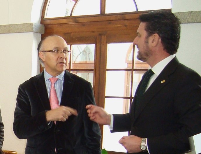 Vázquez (d), junto a Medrano en el Ceneam