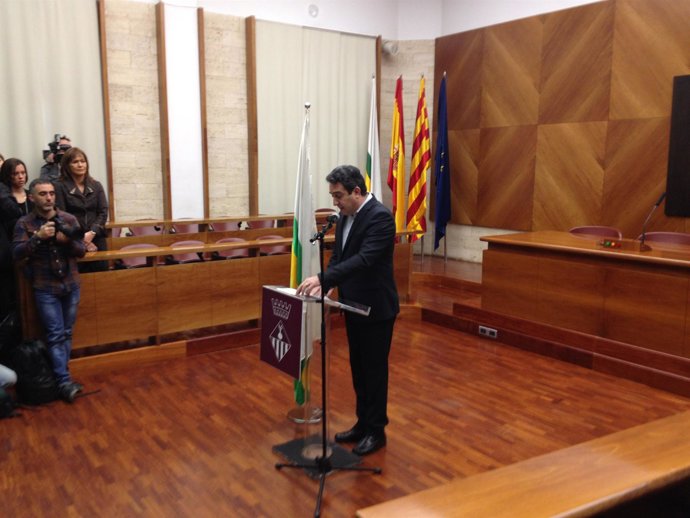 Manuel Bustos, en el acto de renuncia como alcalde