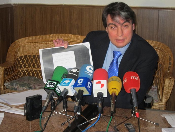 El Investigador Policarpo Sánchez En Un Encuentro Con Los Medios De Salamanca 