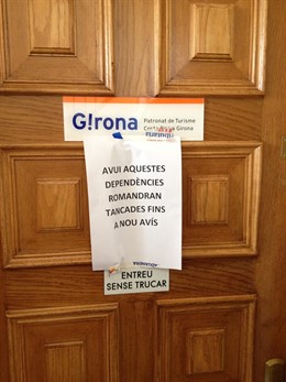 Puerta del despacho del Patronato de Turismo de la Diputación de Girona