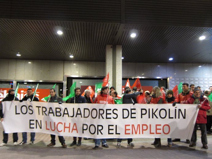 Concentración de trabajadores de Pikolín en Zaragoza