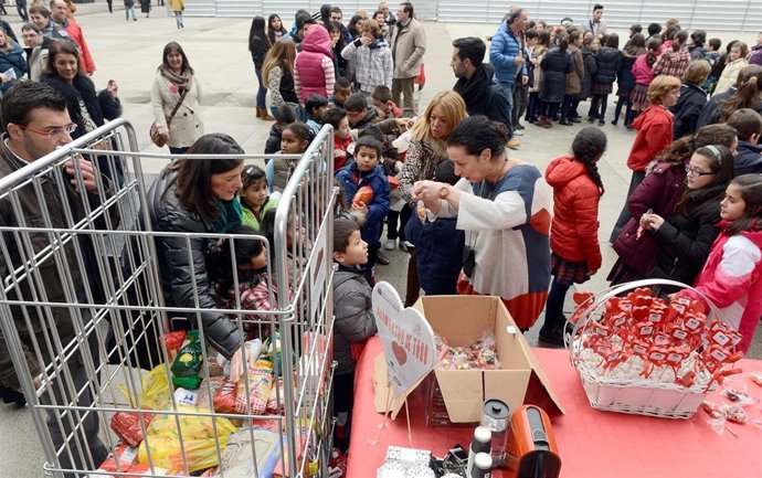 Entrega de alimentos de todo corazón 