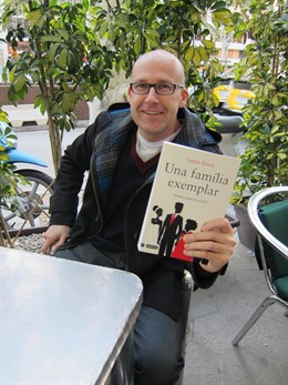 Escritor y periodista Genís Sinca