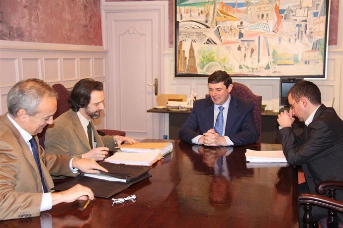 Reunión del concejal de Urbanismo con los representantes de Prointec
