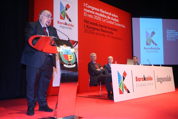 El alcalde, Tontxu Rodríguez, inaugura el congreso